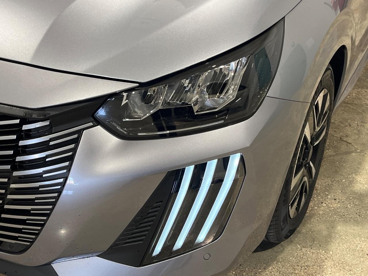 Peugeot Peugeot 208 usata 11