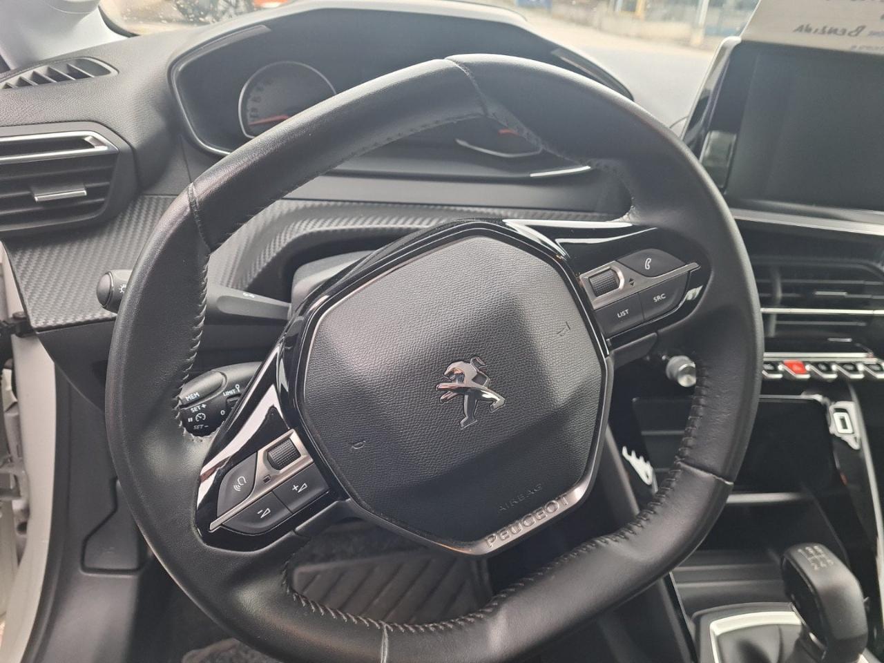 Peugeot 208 - Foto 4