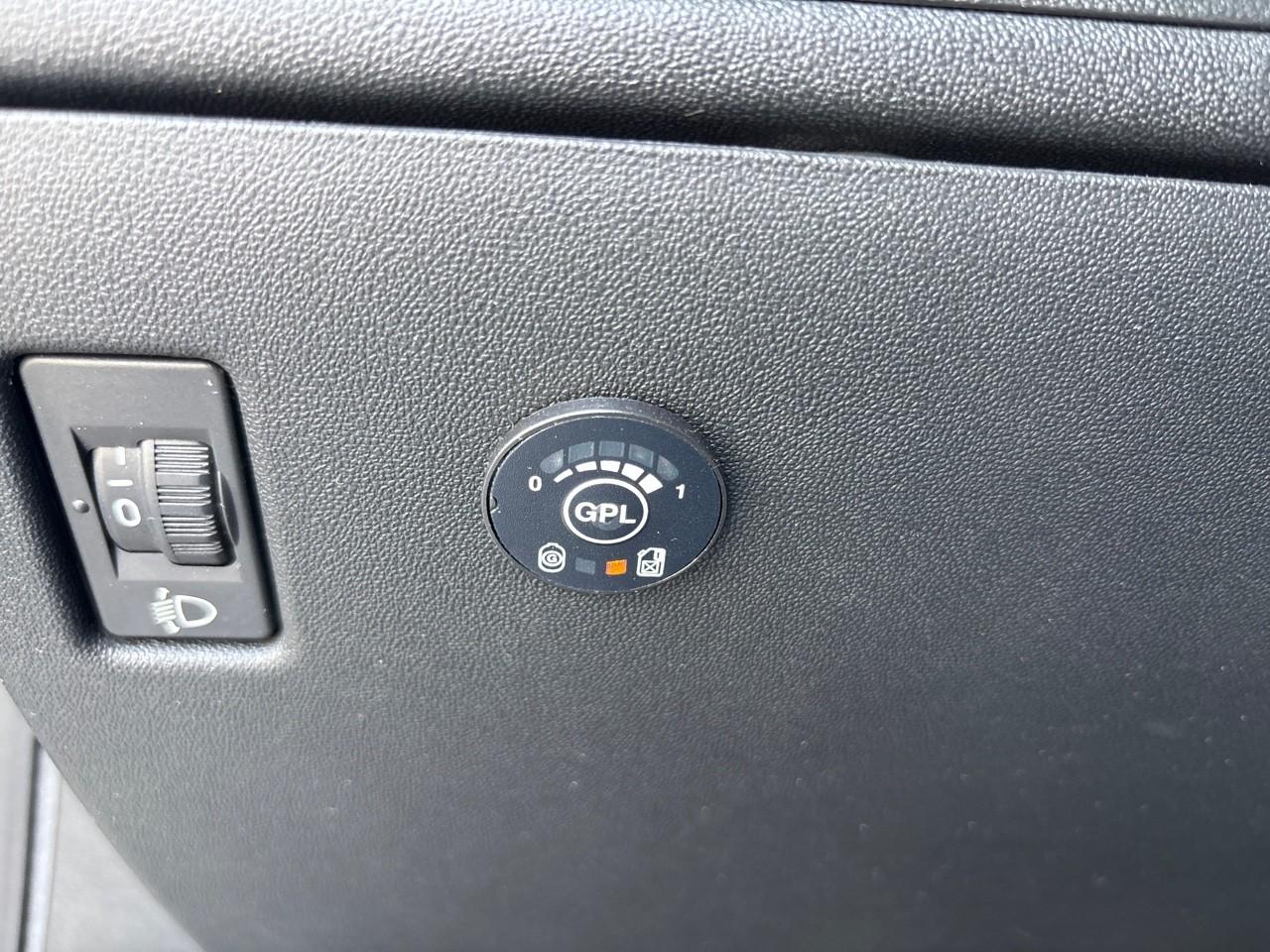 Peugeot Peugeot 208 usata 3