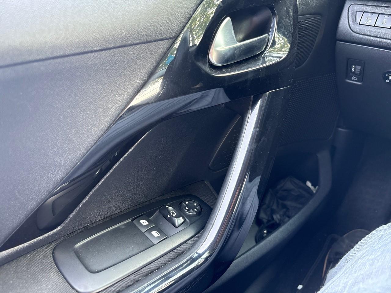 Peugeot Peugeot 208 usata 9