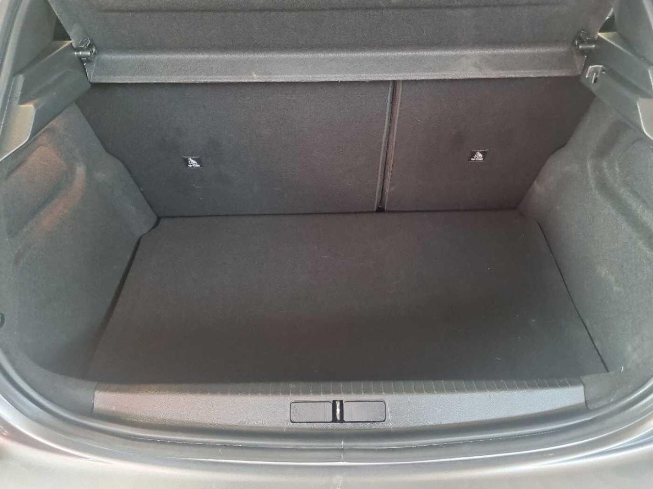 Peugeot Peugeot 208 usata 9