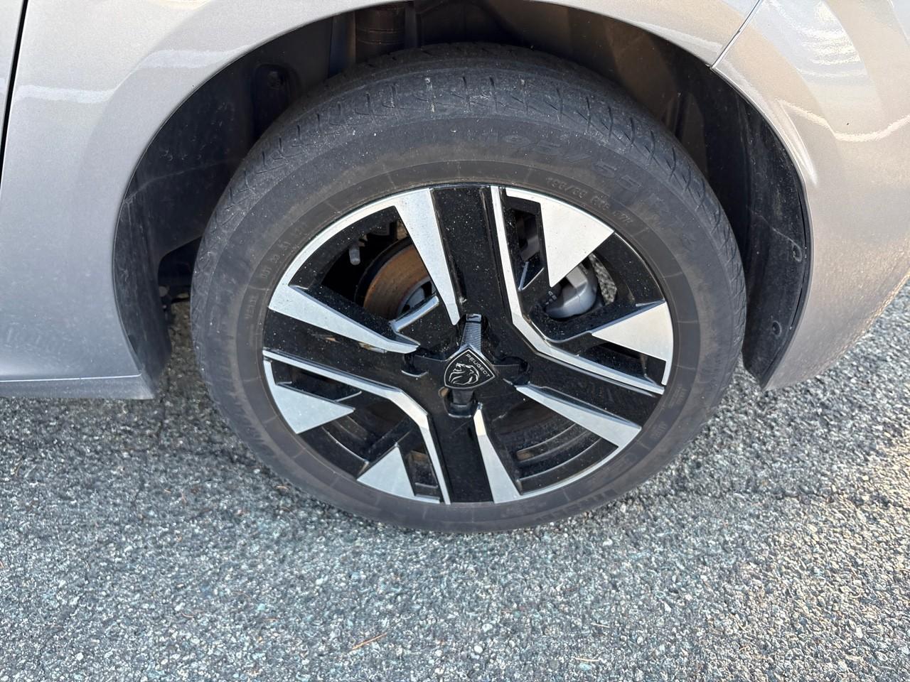 Peugeot 208 - Foto 3