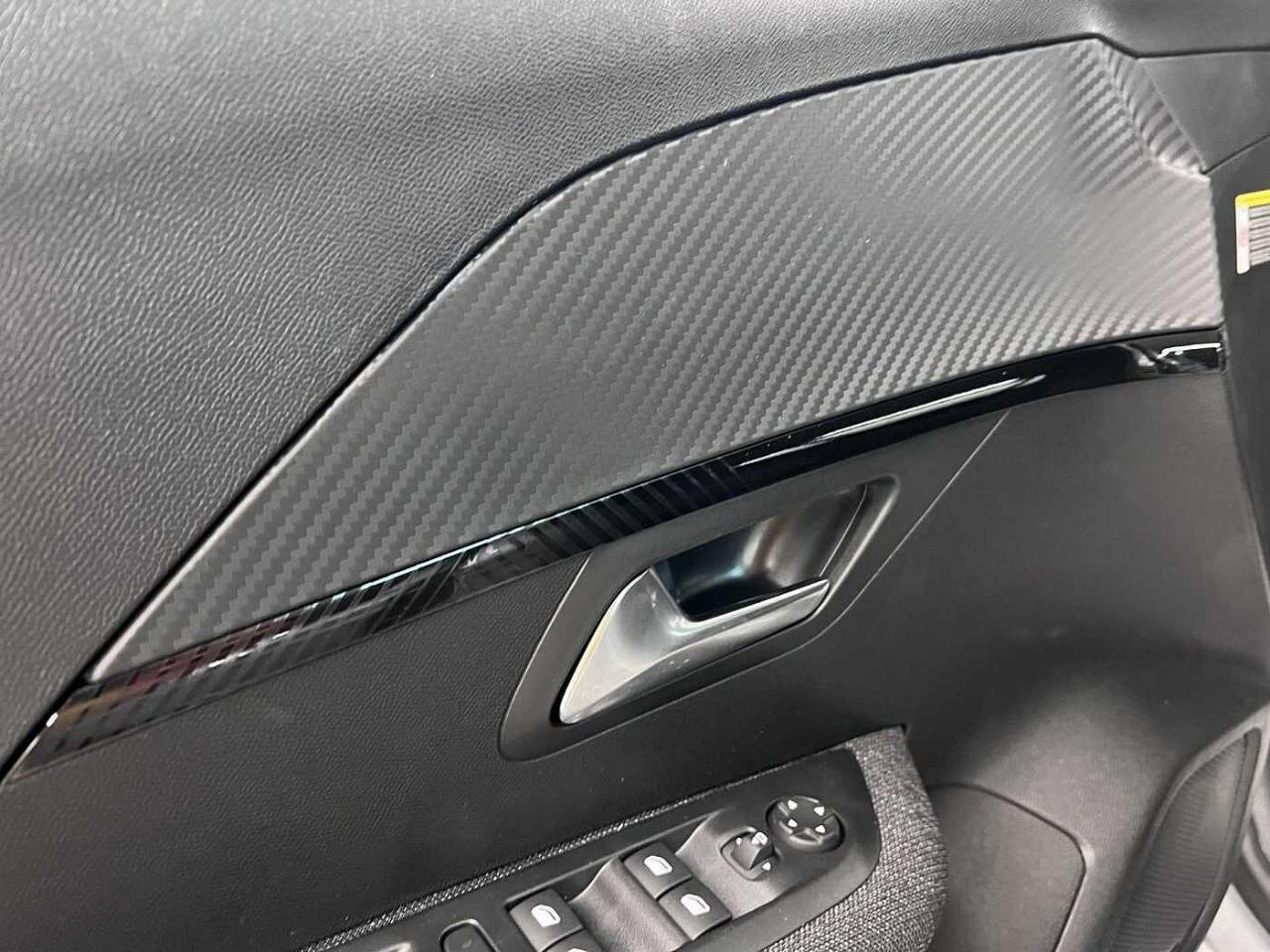 Peugeot 208 - Foto 3