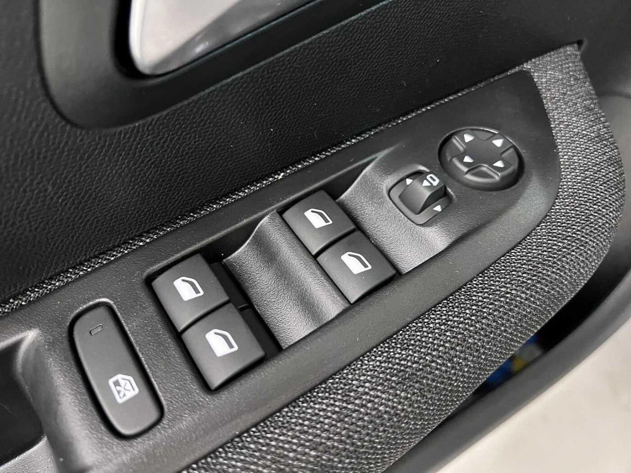 Peugeot 208 - Foto 4