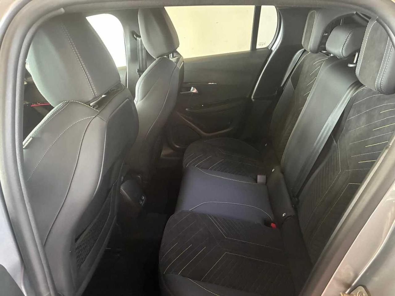 Peugeot 208 - Foto 4