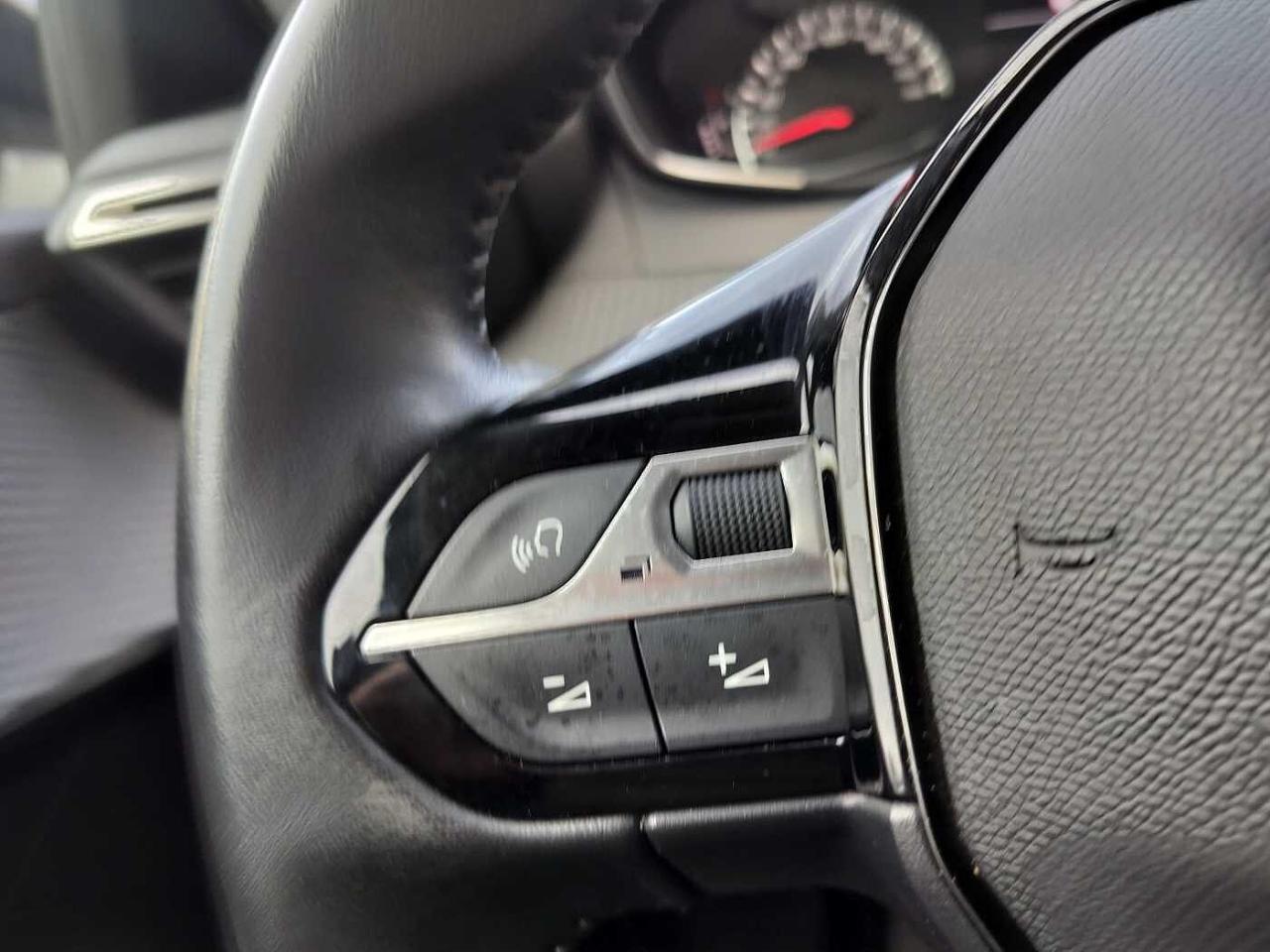 Peugeot Peugeot 208 usata 9