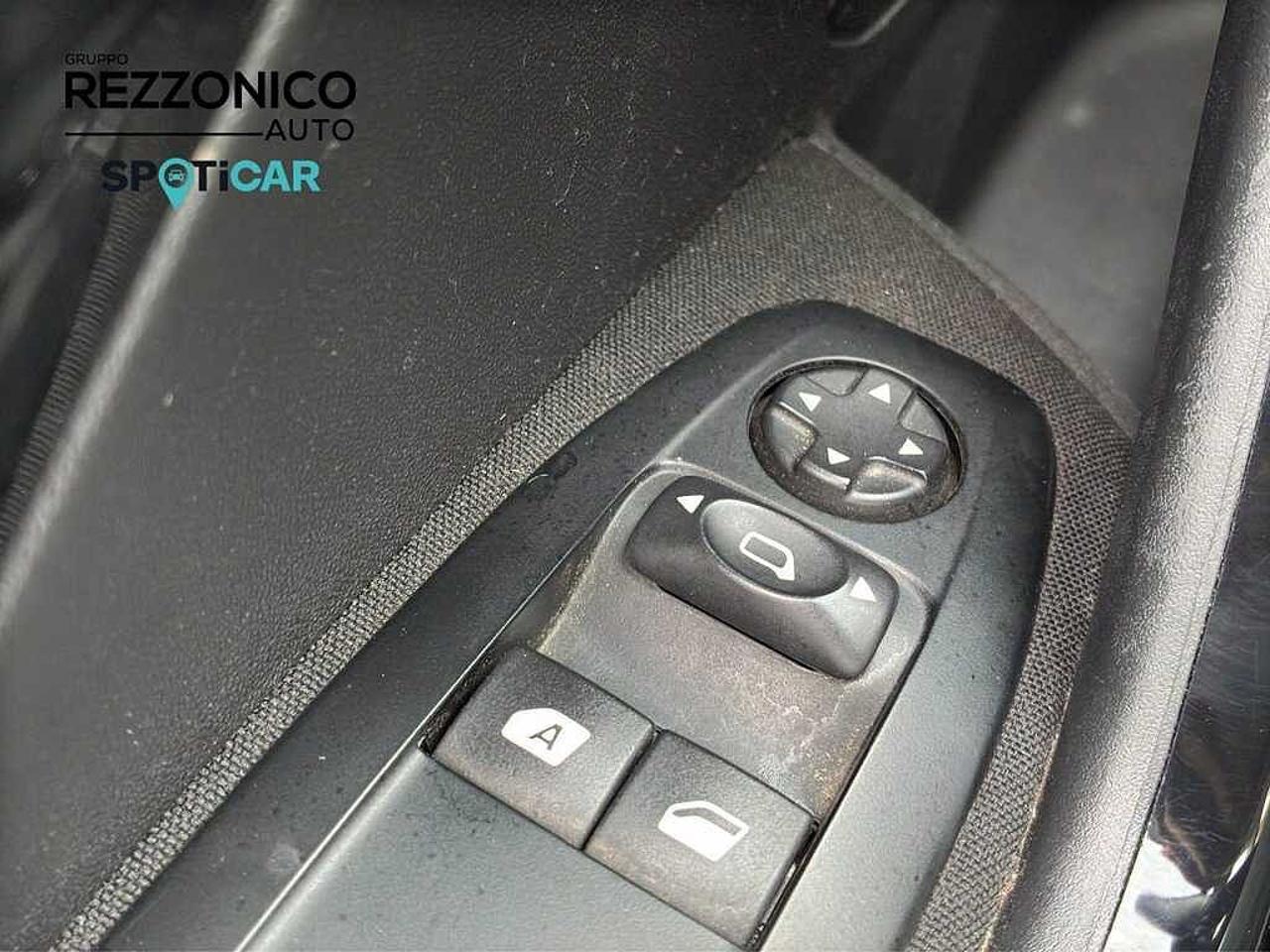 Peugeot Peugeot 208 usata 8
