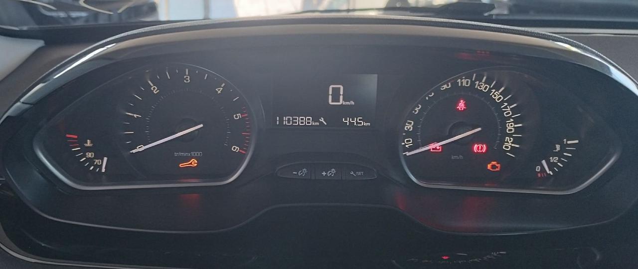 Peugeot 208 - Foto 2