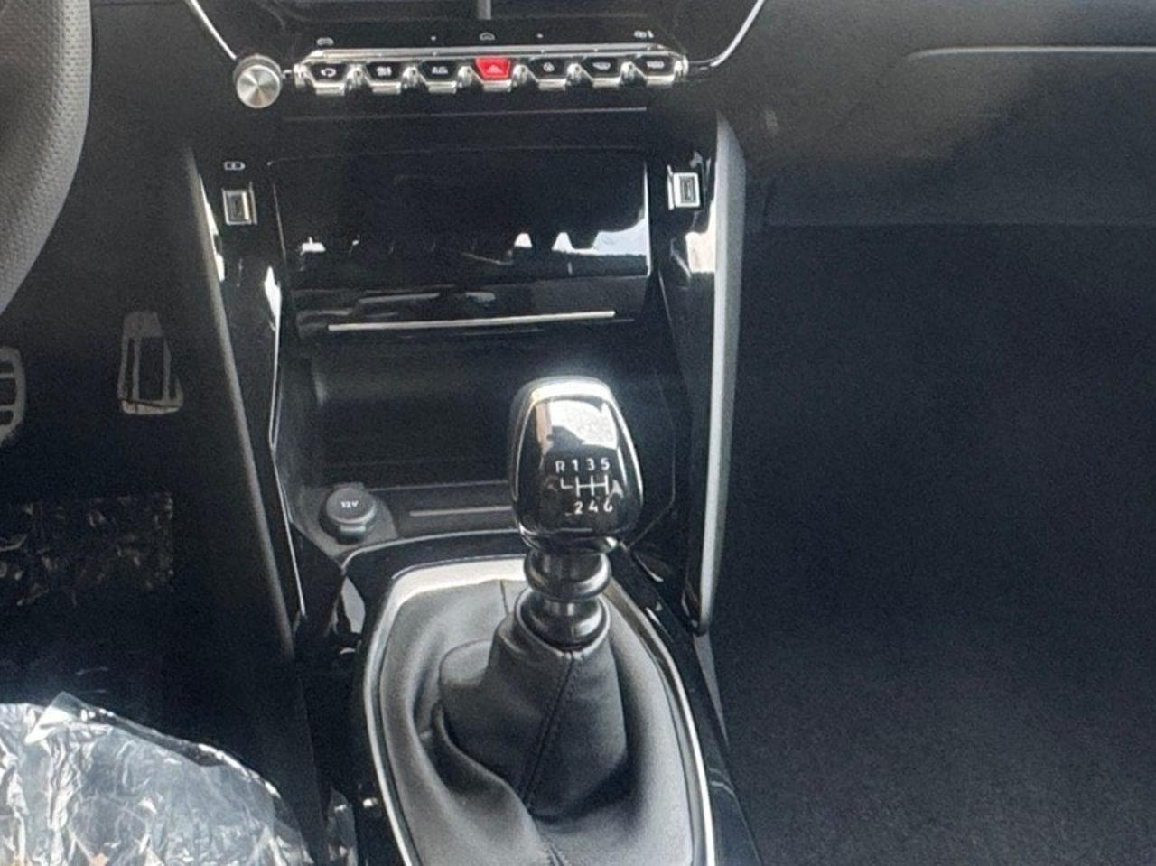 Peugeot 208 - Foto 4