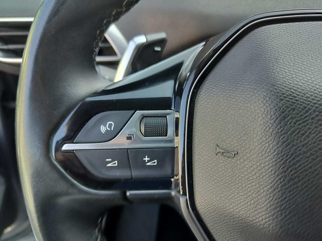 Peugeot Peugeot 3008 usata, con airbag conducente e passeggero (con disattivazione a chiave), laterali doppi + a tendina (due)