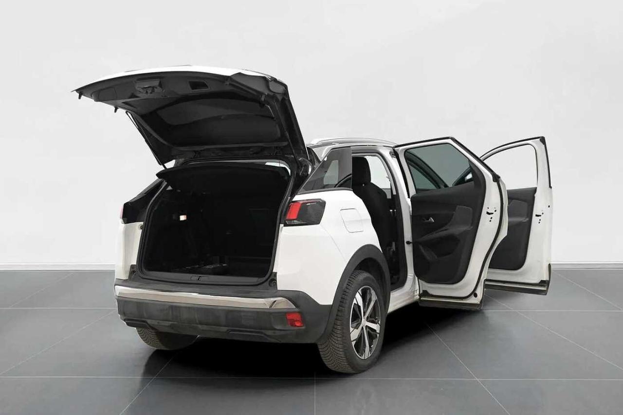 Peugeot Peugeot 3008 usata, con consolle centrale con due portabicchieri