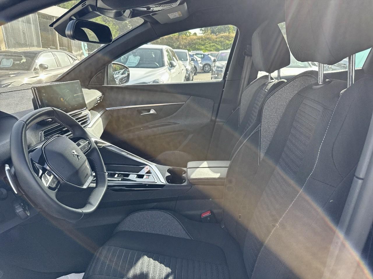 Peugeot Peugeot 3008 usata, con cinture sicurezza post. conducente con pretensionatori, cinture sicurezza post. passeggero con pretensionatori, cinture sicurezza post. centrale a 3 punti