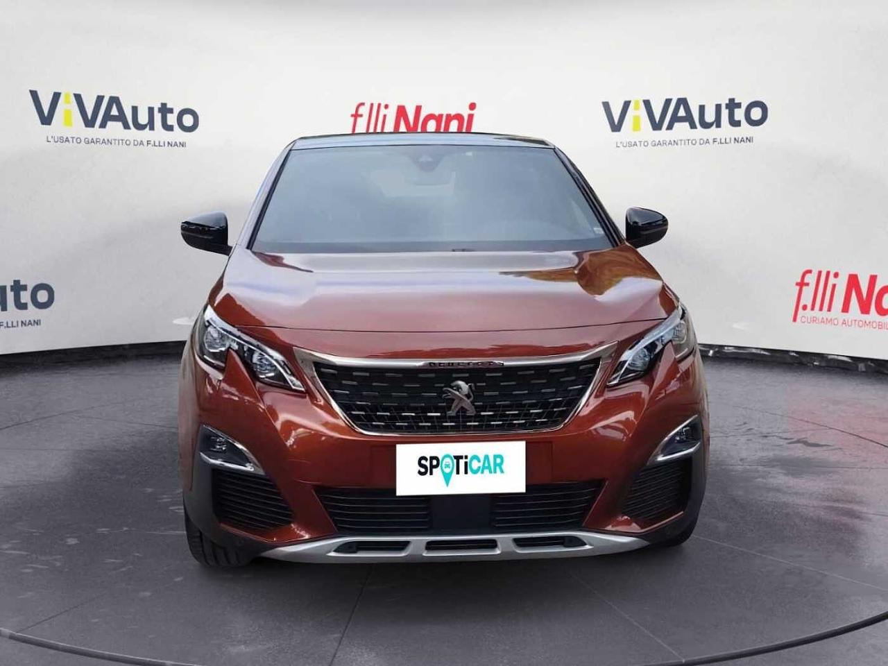 Peugeot Peugeot 3008 usata, con decori plancia di bordo e pannelli delle porte in alcantara®