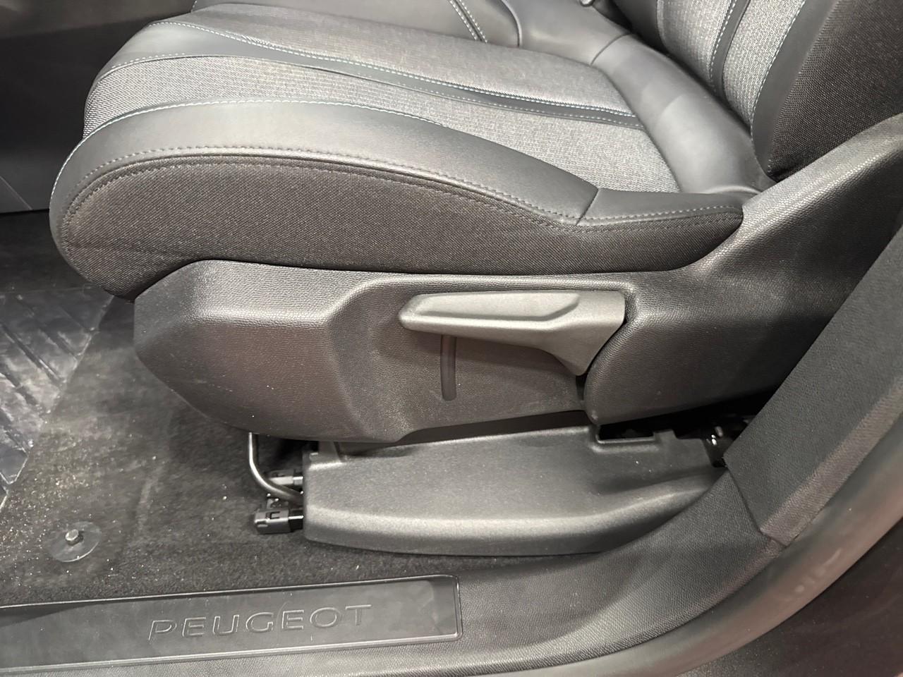 Peugeot Peugeot 3008 usata, con airbags 6