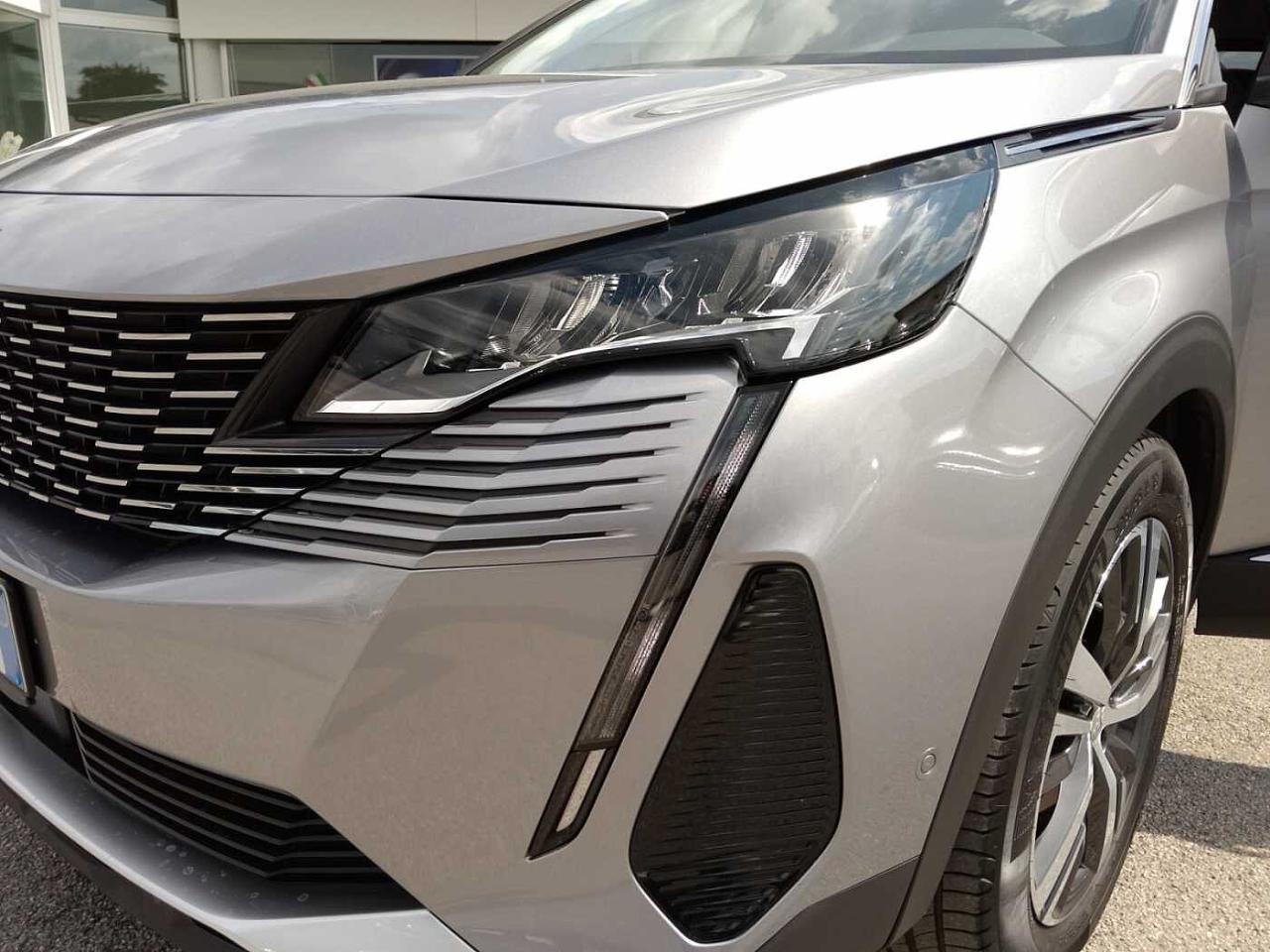 Peugeot Peugeot 3008 usata, con accensione automatica luci di emergenza in caso di forte decelerazione