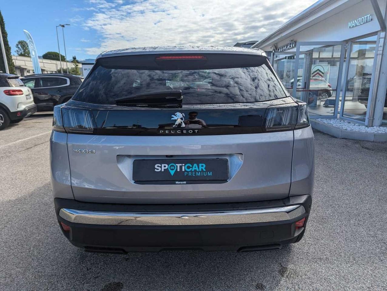 Peugeot Peugeot 3008 usata, con cerchi in lega leggera