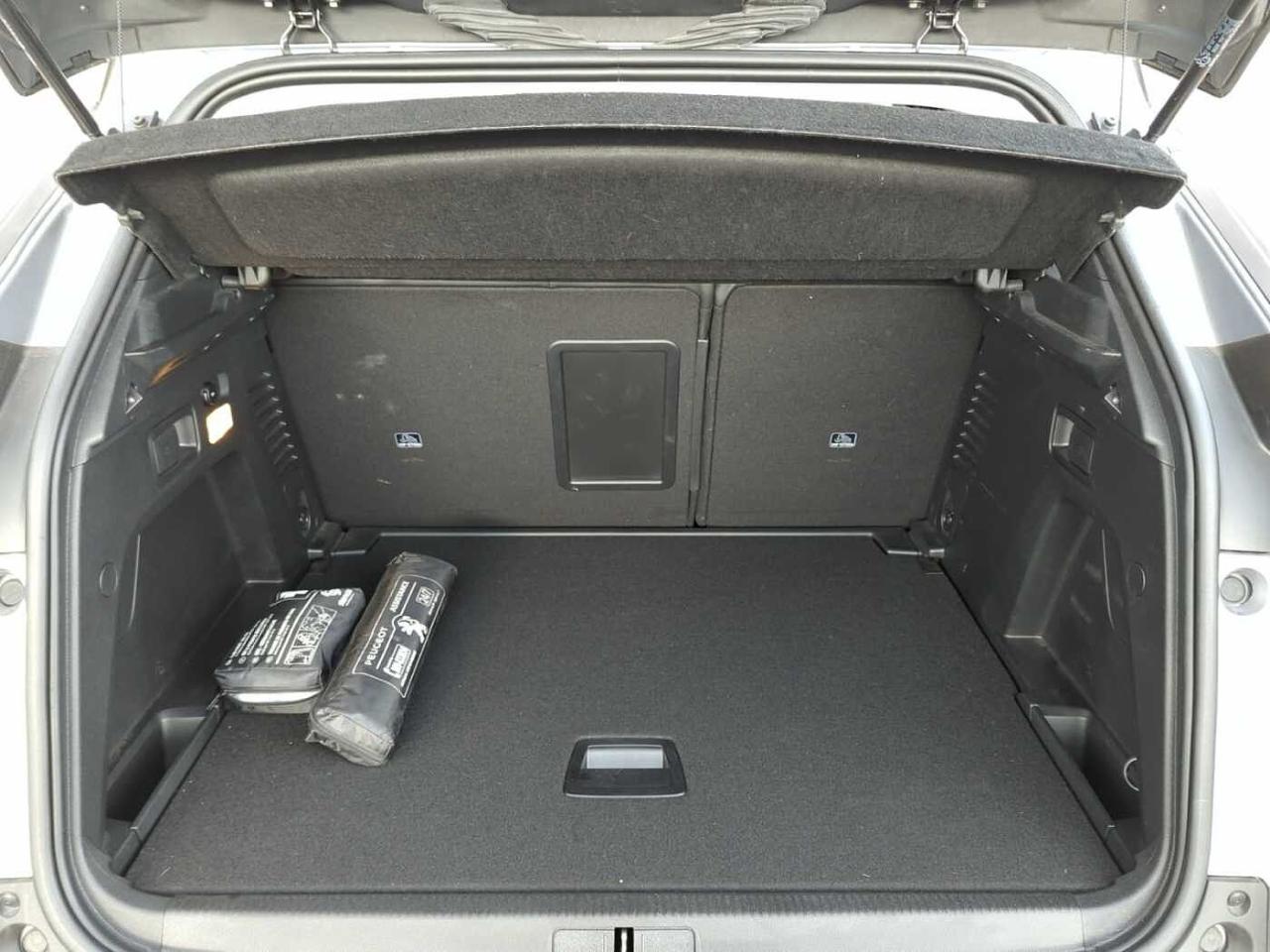 Peugeot Peugeot 3008 usata, con cerchi in lega leggera