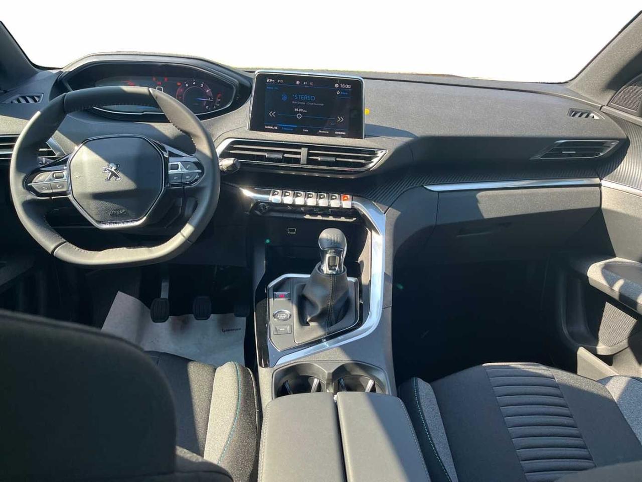 Peugeot Peugeot 3008 usata, con decori plancia carbon look