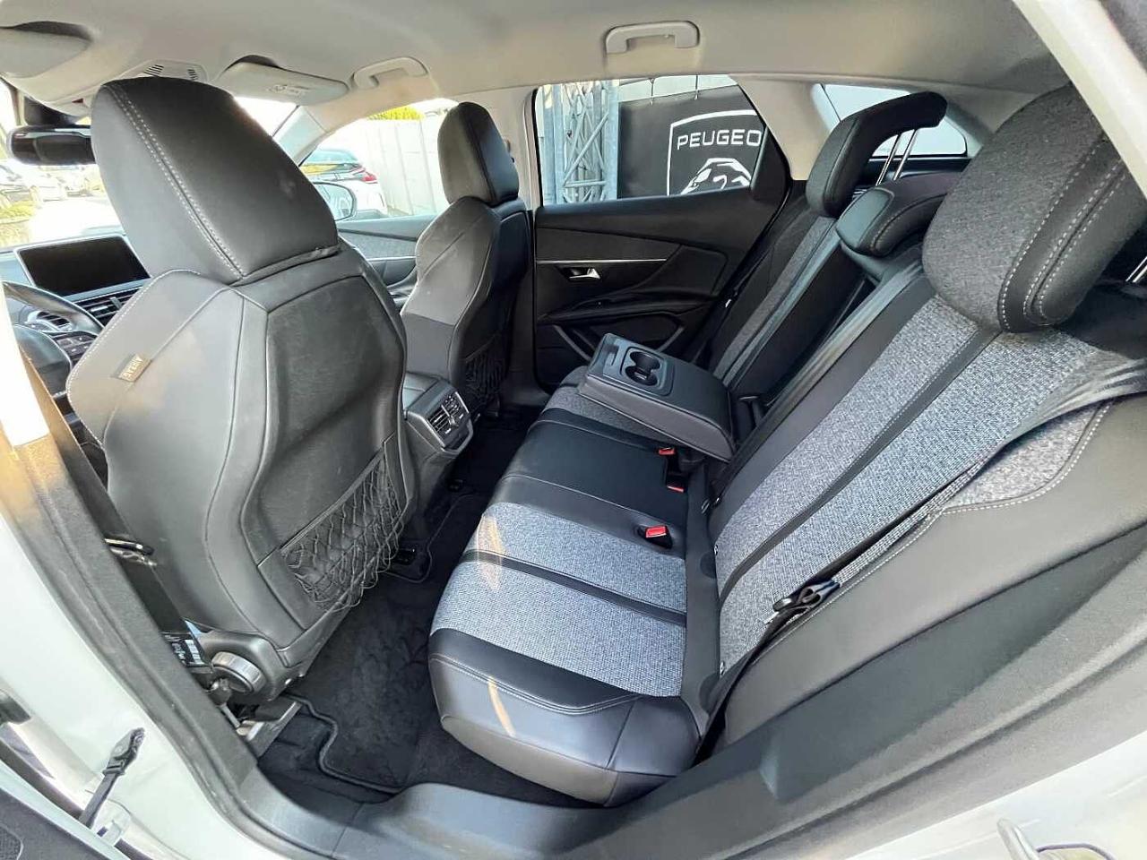 Peugeot Peugeot 3008 usata, con Caricabatterie di bordo da 7,4 kW