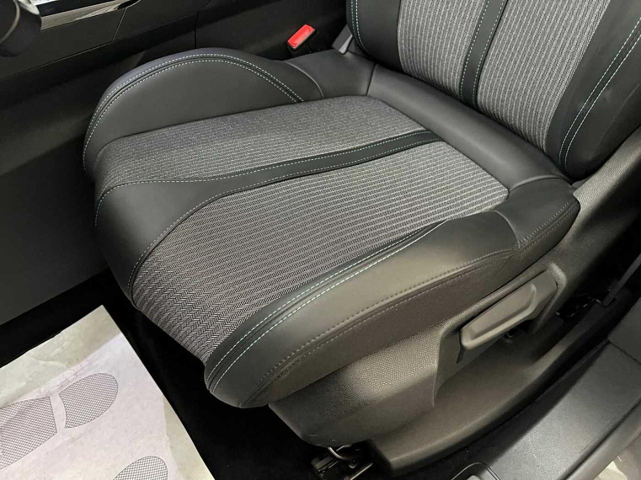 Peugeot Peugeot 3008 usata, con interno antracite