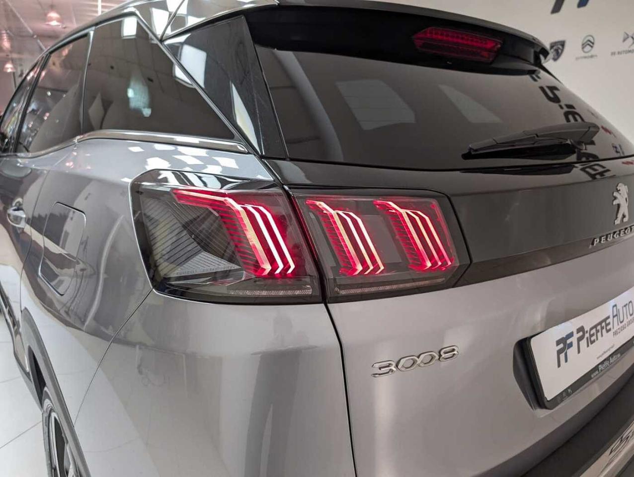 Peugeot Peugeot 3008 usata, con cerchi in lega leggera