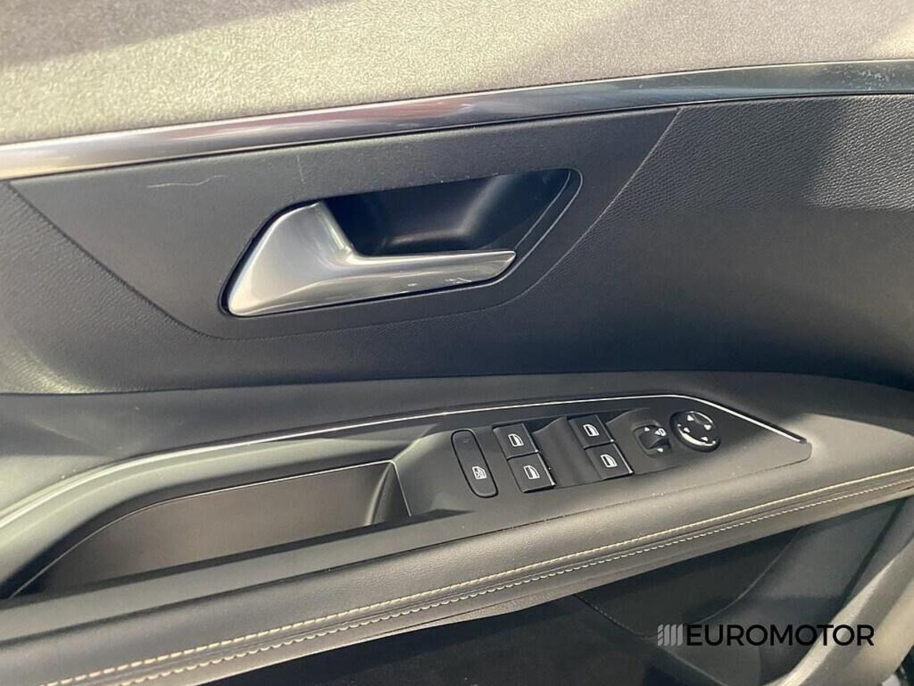 Peugeot Peugeot 3008 usata, con 6 marce