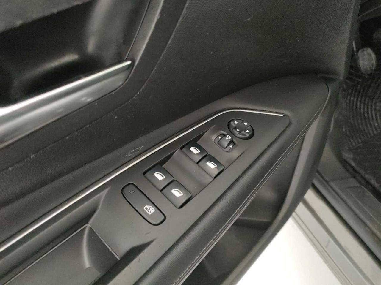 Peugeot Peugeot 3008 usata, con Rivestimento interno