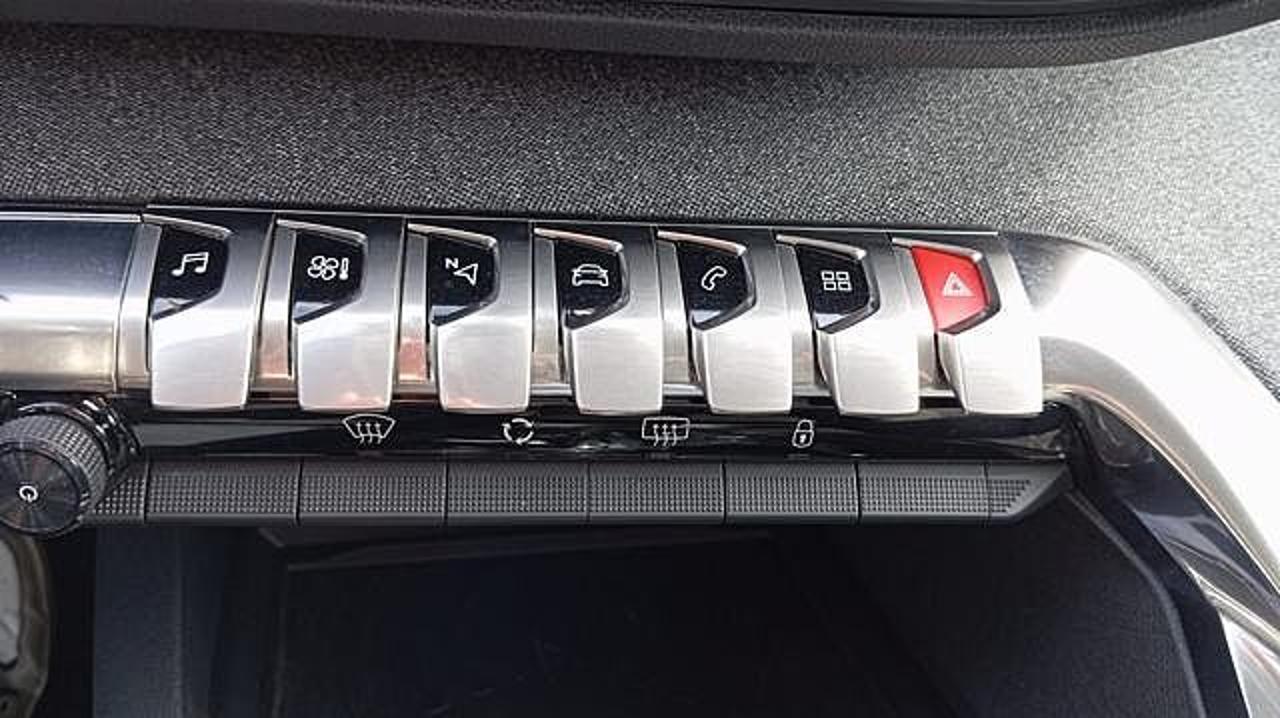 Peugeot Peugeot 3008 usata 17