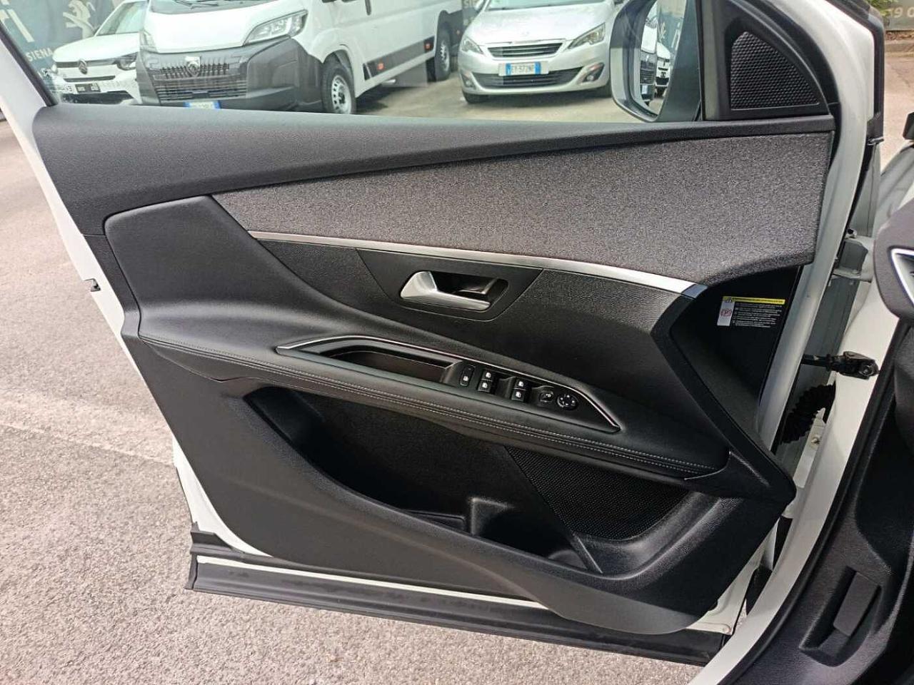 Peugeot Peugeot 3008 usata 8