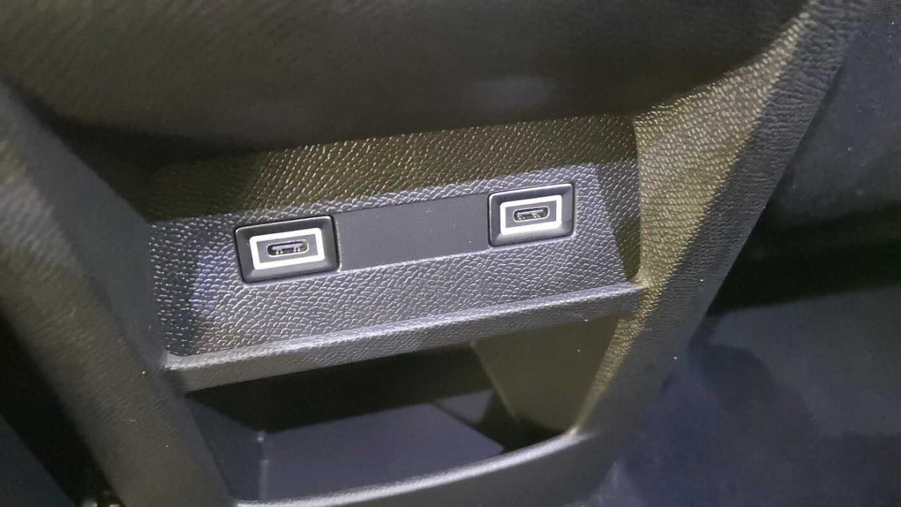 Peugeot Peugeot 308 usata, con interno black