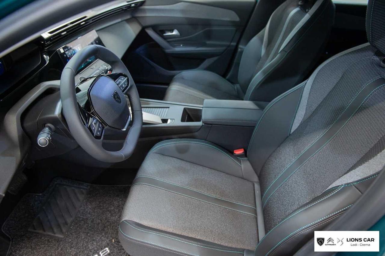 Peugeot Peugeot 308 usata, con 2 prese usb-c posteriori