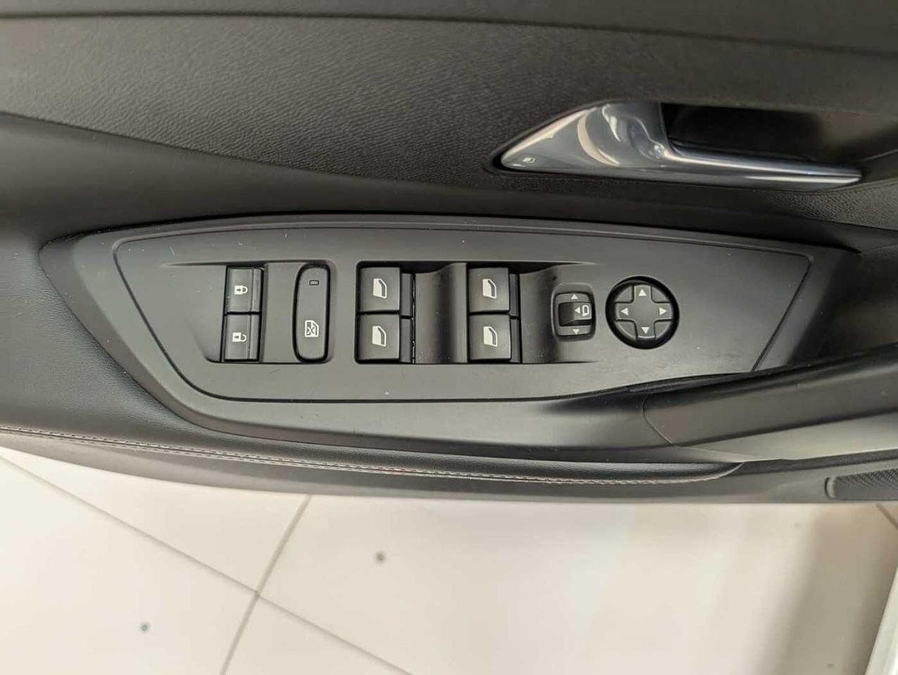 Peugeot Peugeot 308 usata, con assistente di corsia