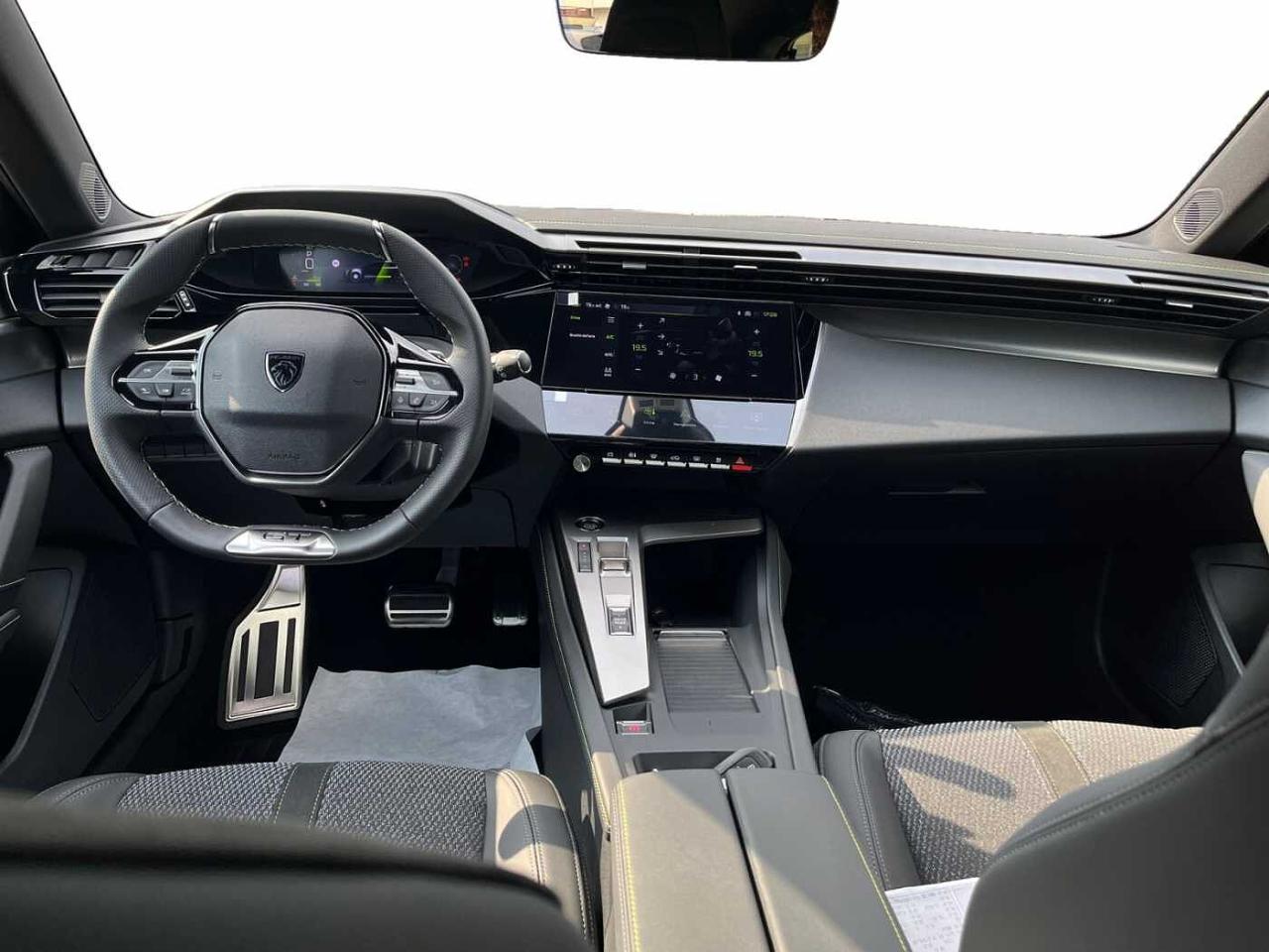 Peugeot Peugeot 308 usata, con bracciolo porta oggetti