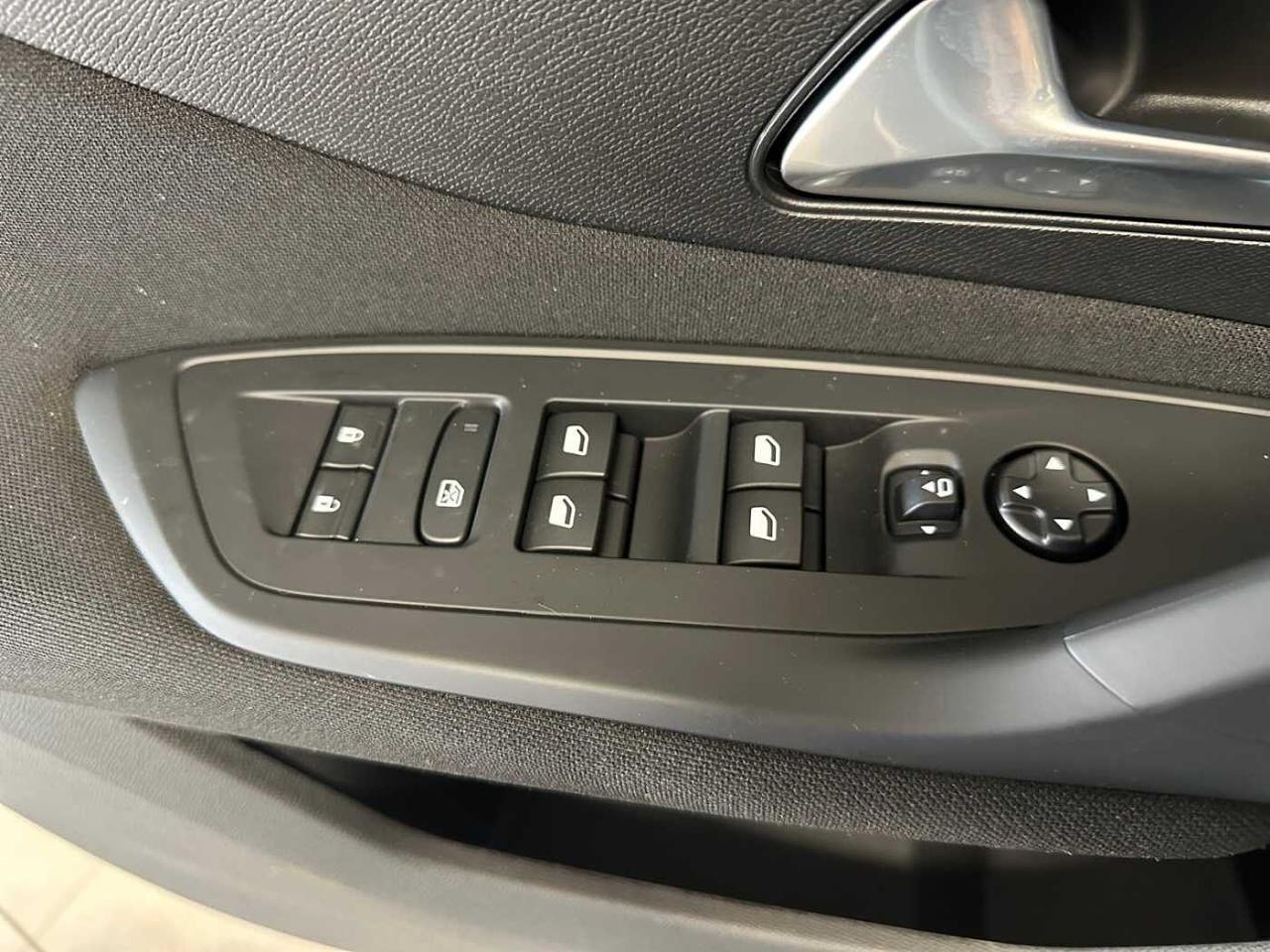 Peugeot Peugeot 308 usata, con abs, ref, afu e esp (include hill assist)