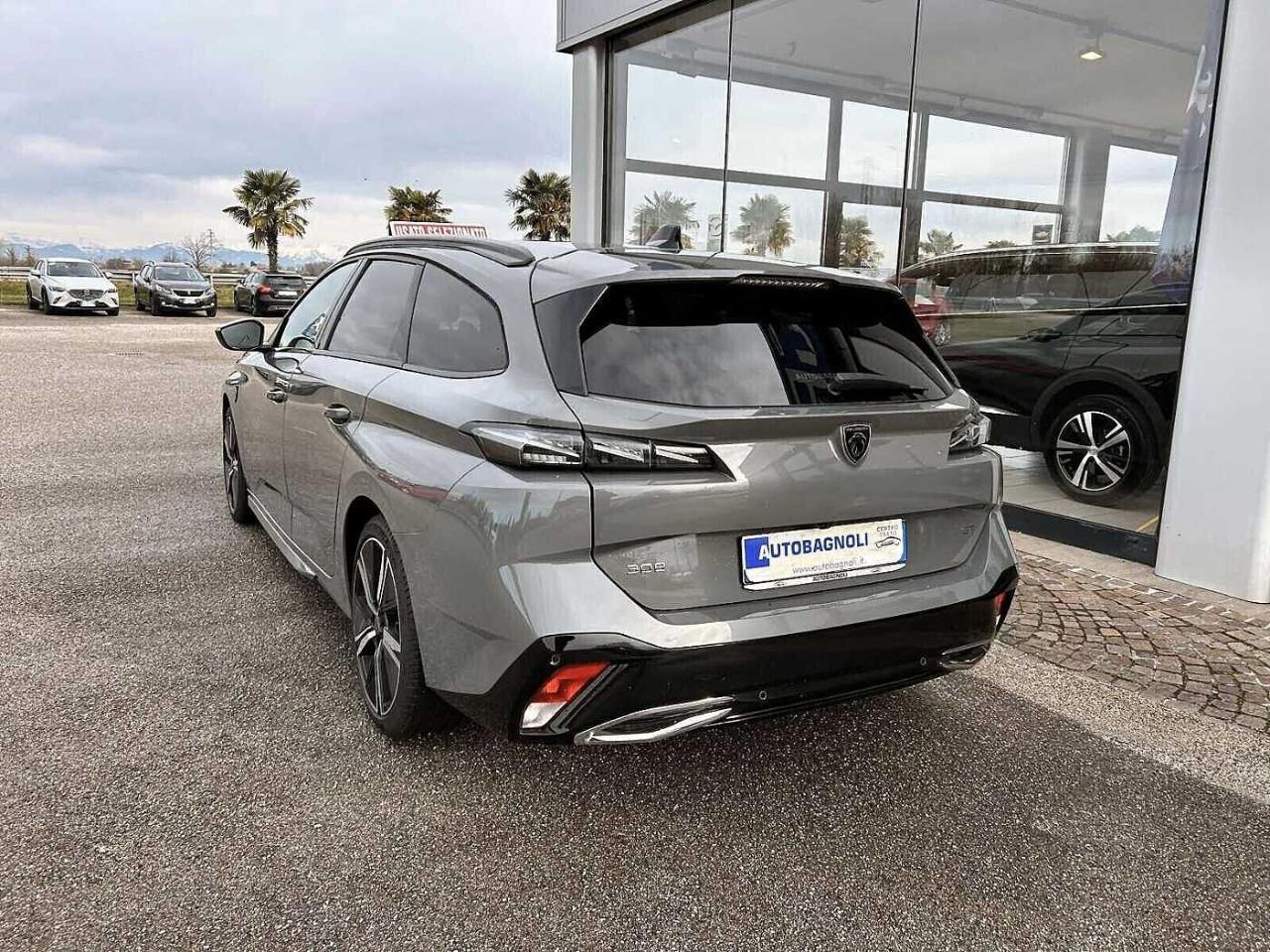 Peugeot Peugeot 308 usata, con alzacristalli anteriori e posteriori elettrici antipizzicamento con comando sequenziale