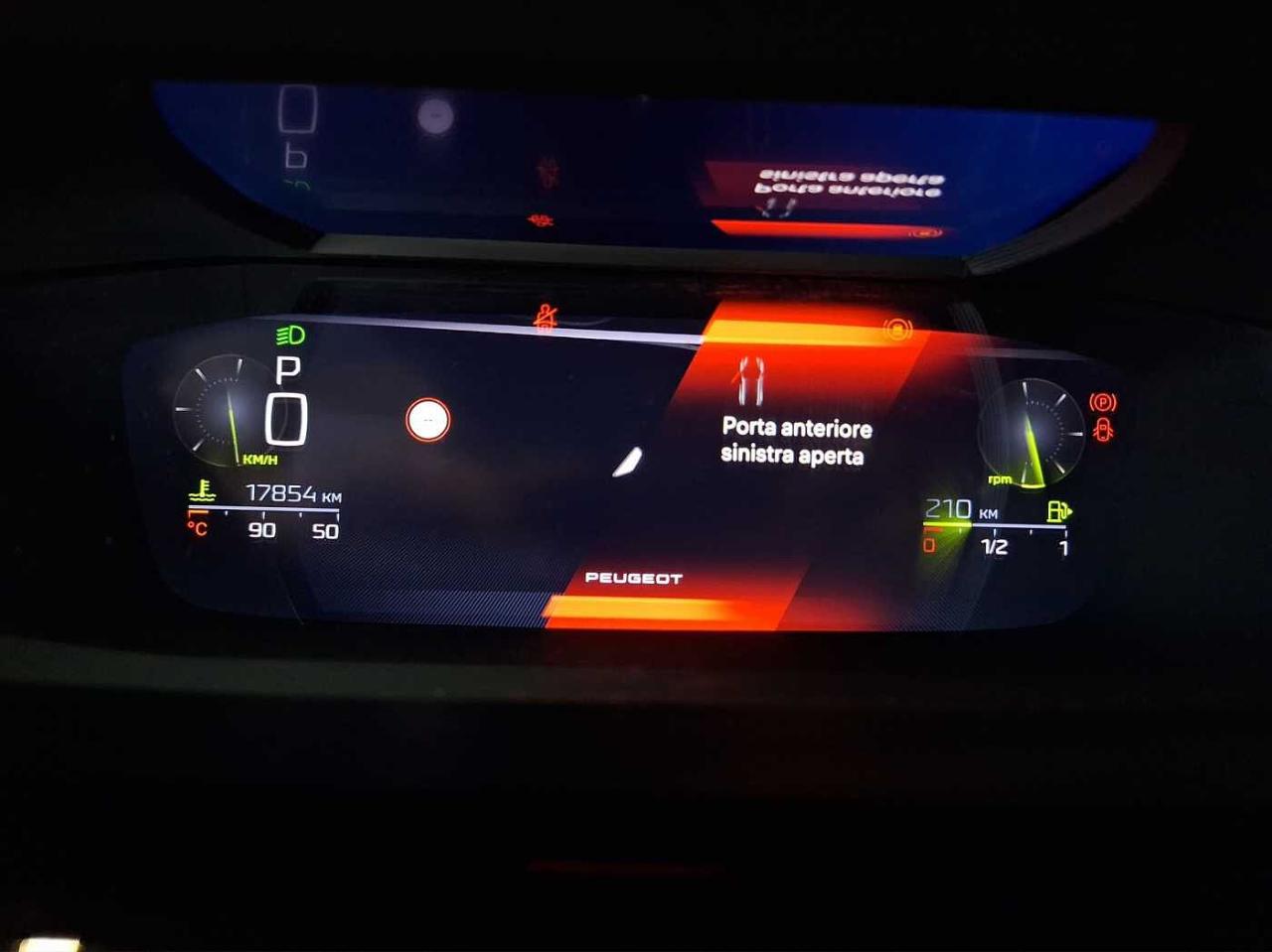 Peugeot Peugeot 308 usata, con 2 prese usb-c posteriori