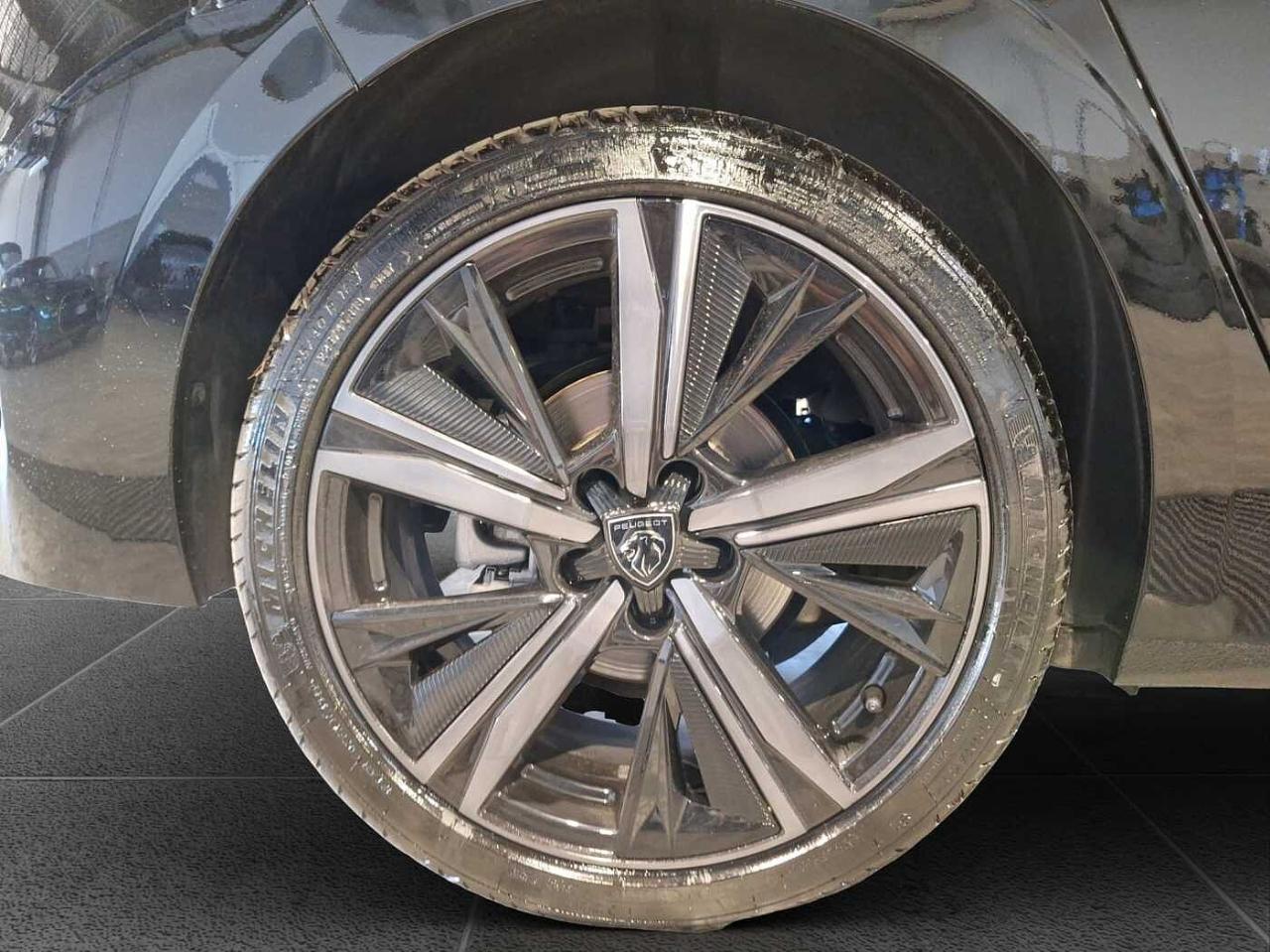 Peugeot Peugeot 308 usata, con alette parasole con luci integrate