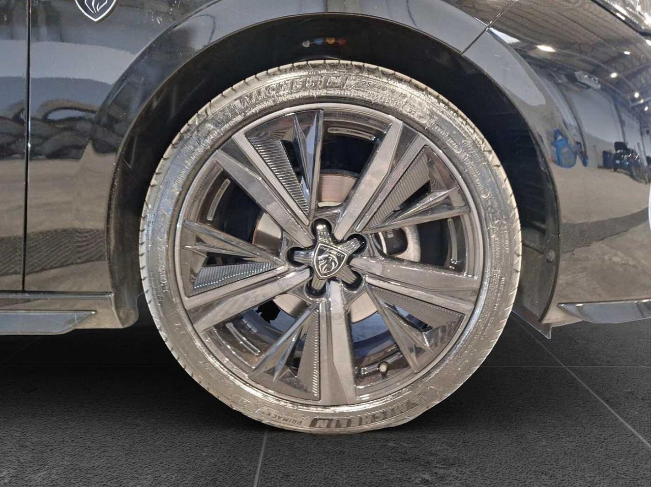 Peugeot Peugeot 308 usata, con alzacristalli anteriori e posteriori elettrici antipizzicamento con comando sequenziale