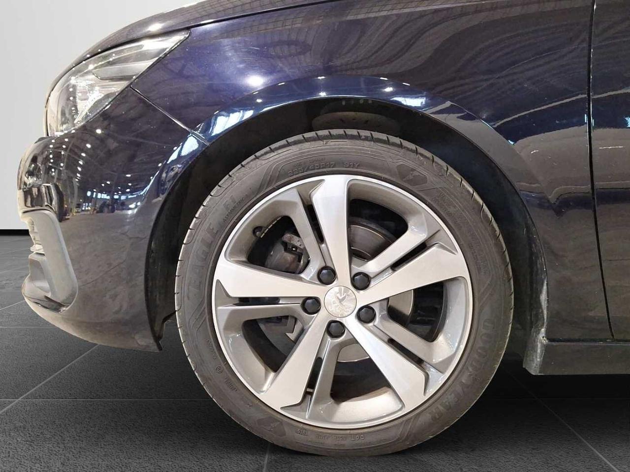 Peugeot Peugeot 308 usata, con accensione automatica luci di emergenza in caso di forte decelerazione