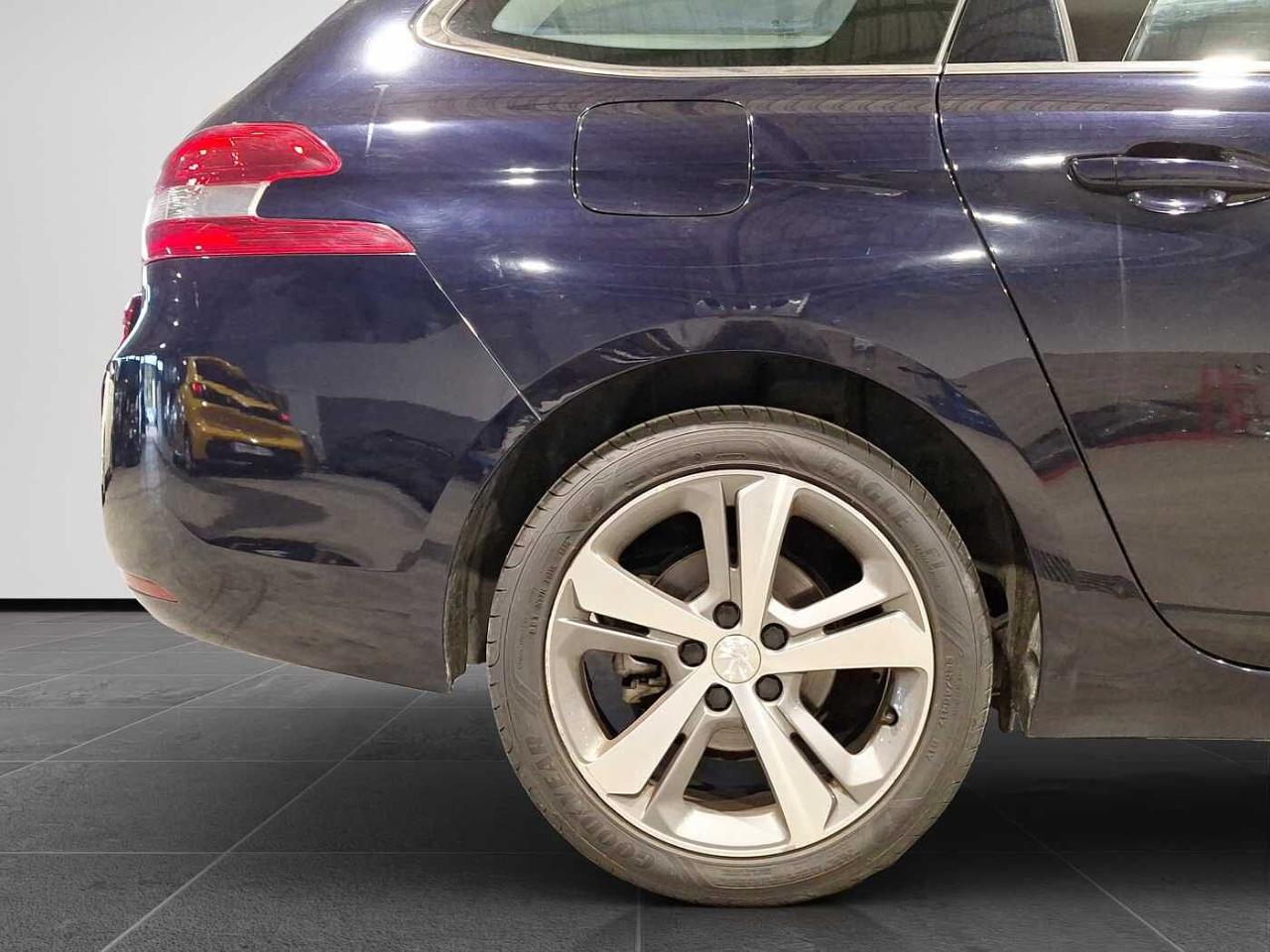 Peugeot Peugeot 308 usata, con barre al tetto in alluminio