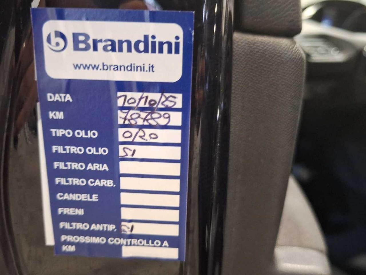 Peugeot Peugeot 308 usata, con bracciolo centrale posteriore con passaggio sci