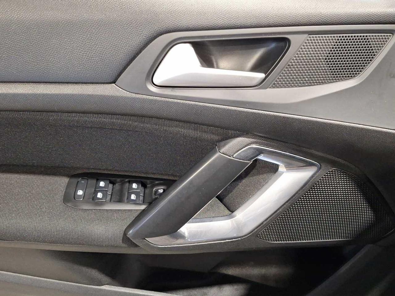 Peugeot Peugeot 308 usata, con computer di bordo con schermo ldc a contrasto bianco