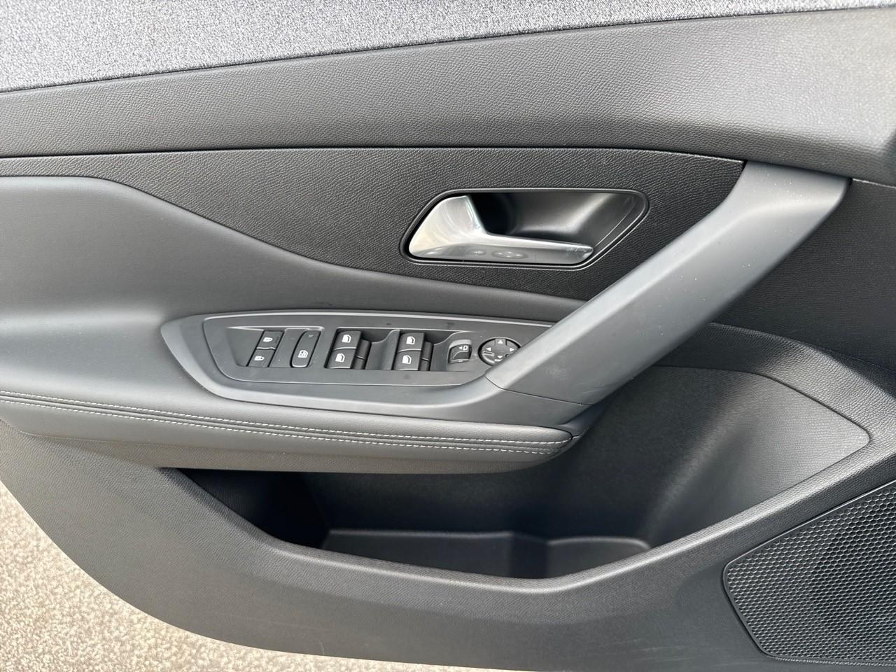 Peugeot Peugeot 308 usata, con airbag anteriore conducente intelligente, airbag anteriore passeggero intelligente con interrutore di disattivazione