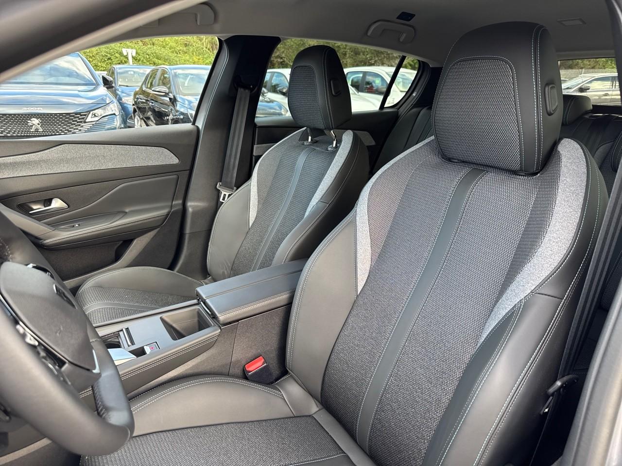 Peugeot Peugeot 308 usata, con cinture sicurezza post. conducente con pretensionatori, cinture sicurezza post. passeggero con pretensionatori, cinture sicurezza post. centrale a 3 punti