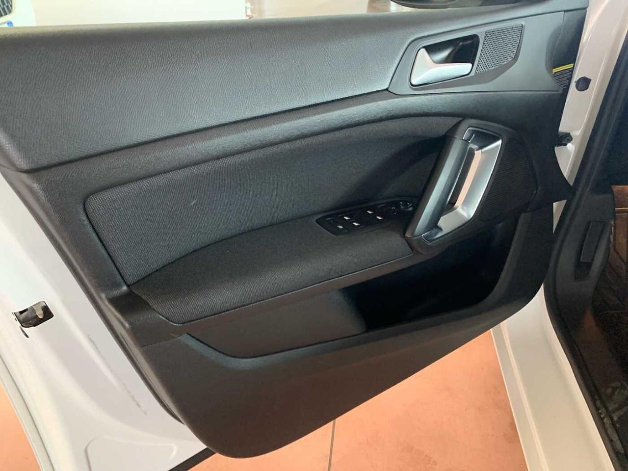 Peugeot Peugeot 308 usata, con Xenon-led