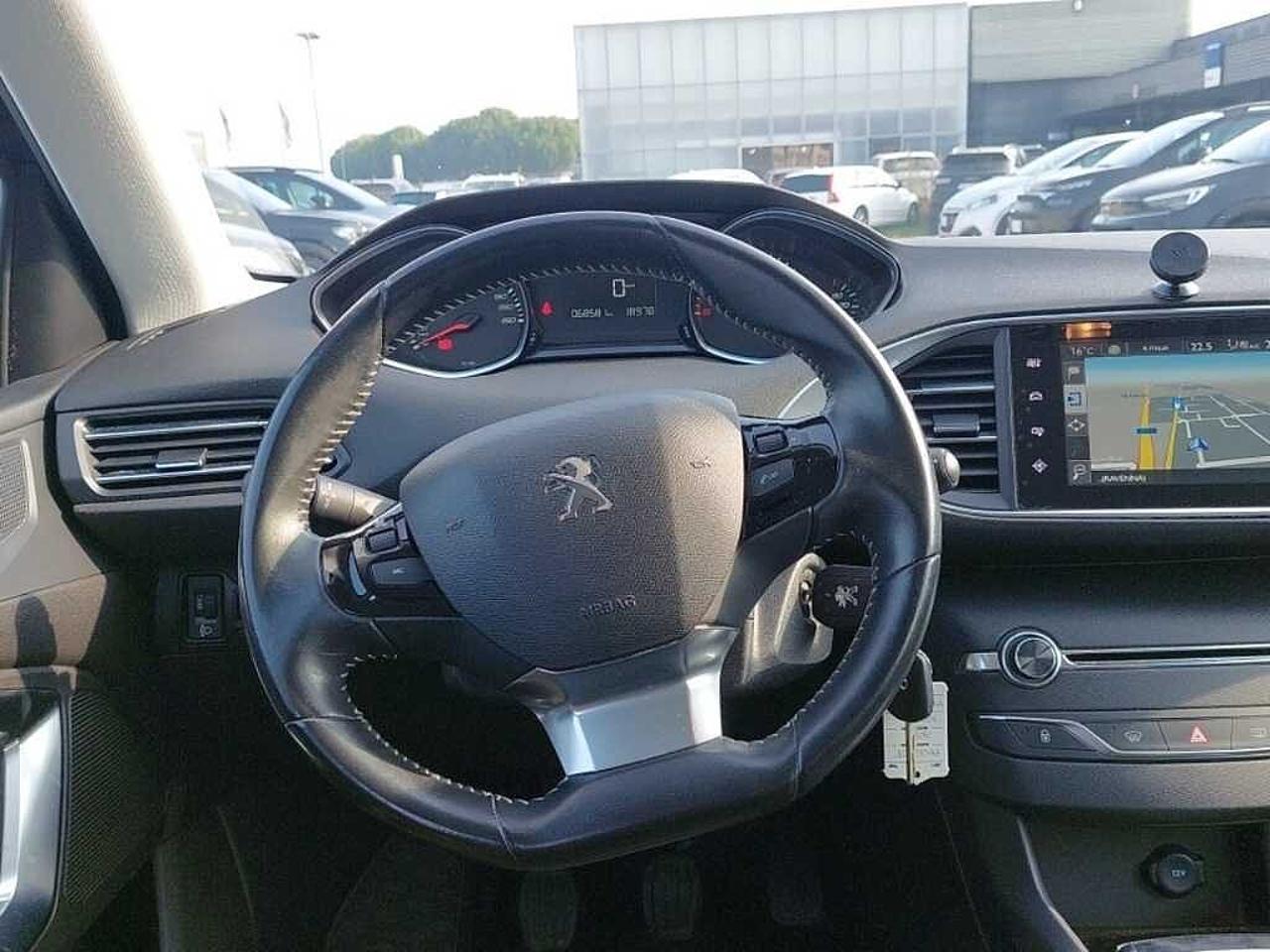 Peugeot Peugeot 308 usata, con Caricabatterie di bordo da 22 kW