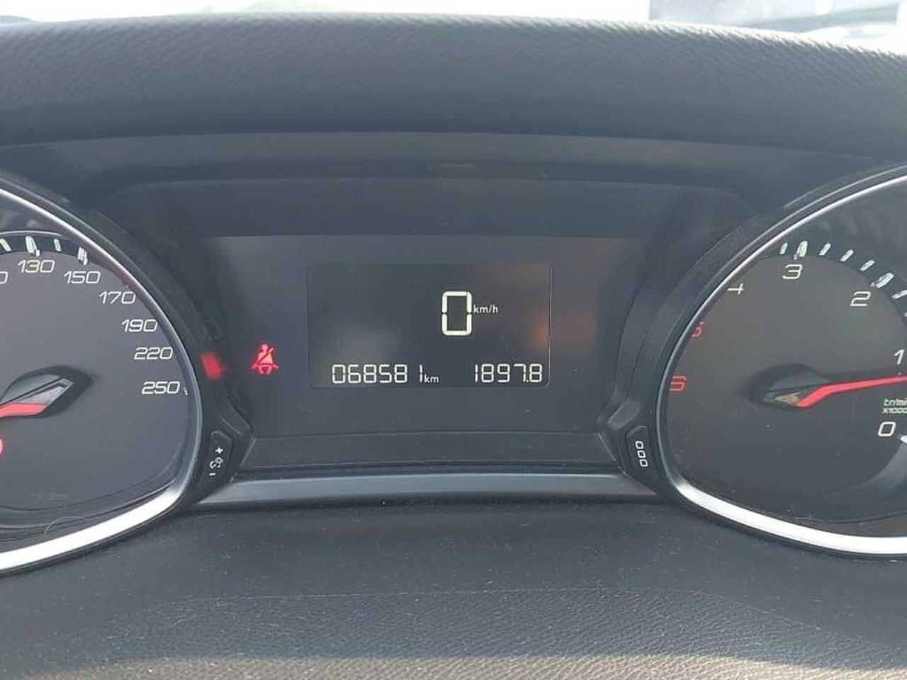 Peugeot Peugeot 308 usata, con Caricabatterie di bordo da 7,4 kW