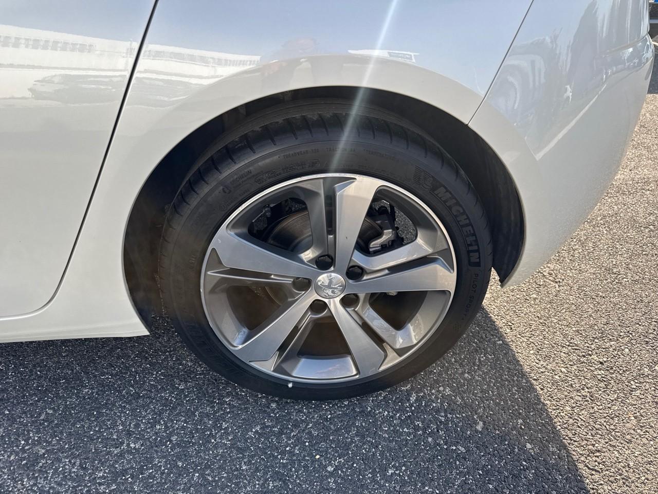 Peugeot Peugeot 308 usata, con Caricabatterie di bordo da 22 kW