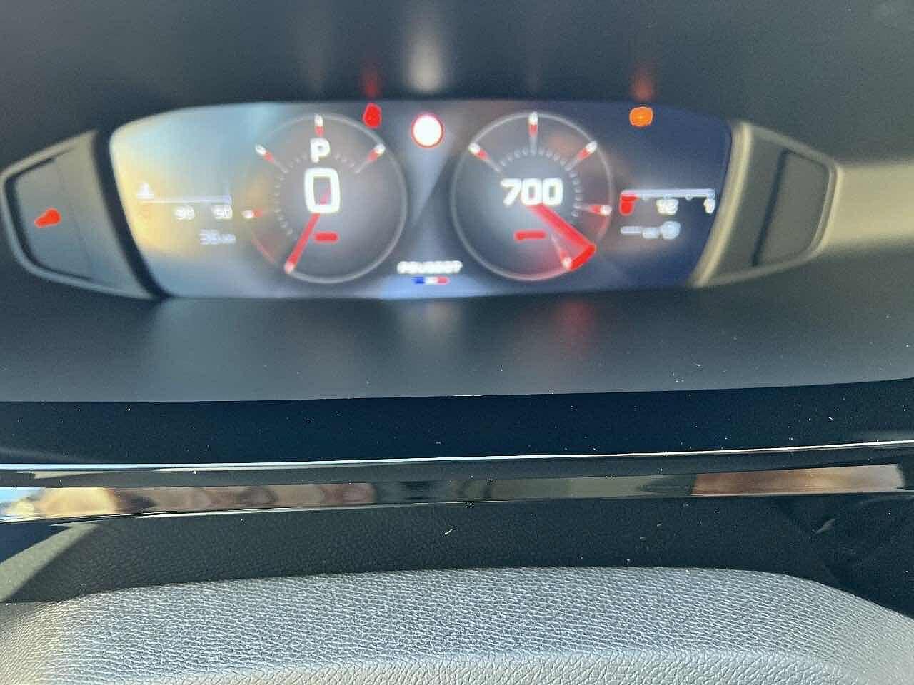 Peugeot Peugeot 408 usata, con 2 prese usb-c anteriori