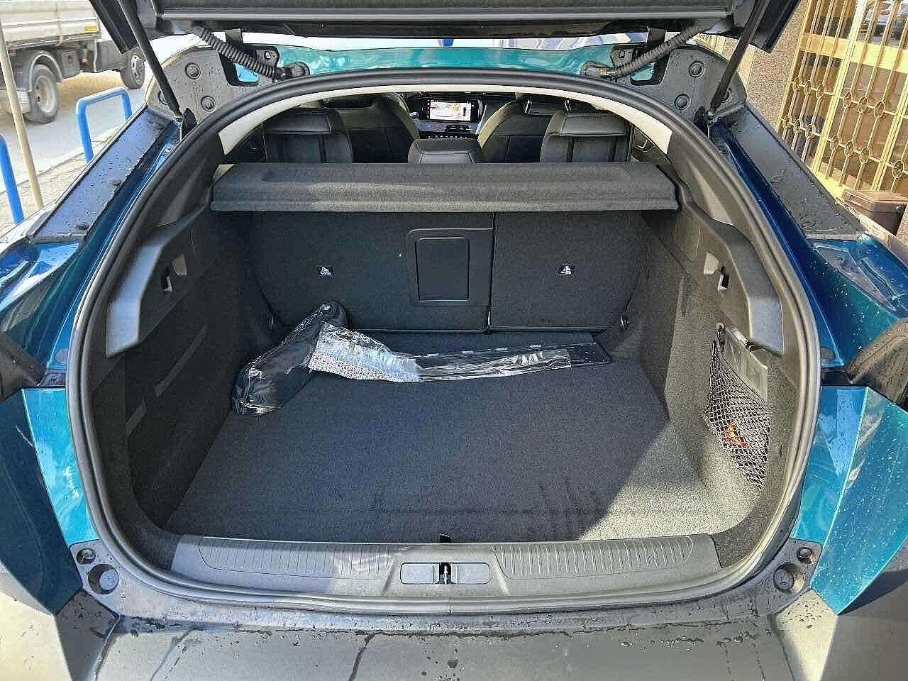 Peugeot Peugeot 408 usata, con cerchi in lega leggera
